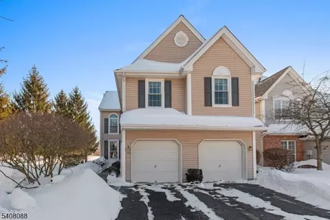 136 Crestview Ln, Mount Arlington, NJ 07856