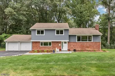 68 Elm St, New Providence, NJ 07974