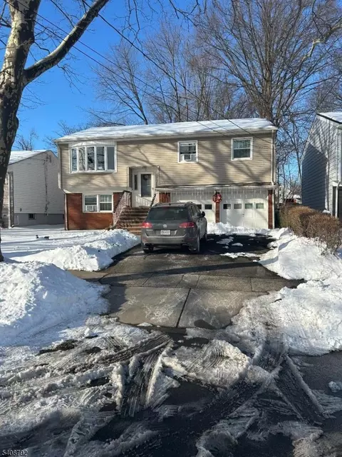 211 E 10th Ave, Roselle, NJ 07203