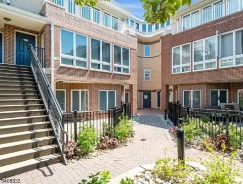 368 Rector St #413, Perth Amboy, NJ 08861