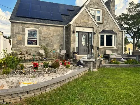 85 Boesel Ave, Manville, NJ 08835