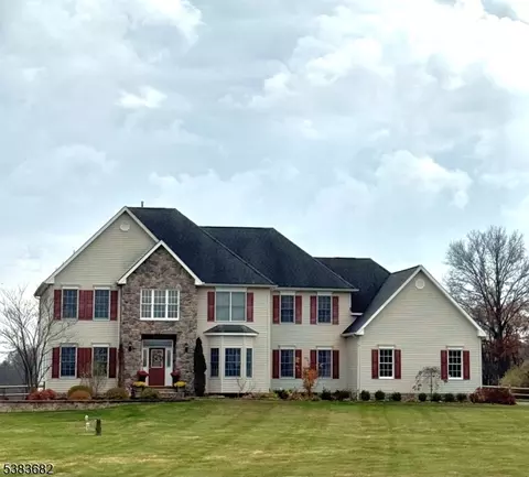 39 Sky Manor Rd, Pittstown, NJ 08867