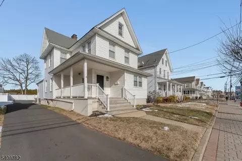 37 E Somerset St, Raritan, NJ 08869