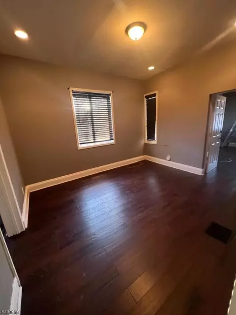 300 E 6th St, Plainfield, NJ 07060 photo 5