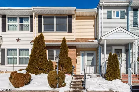 11 Kyle St, Manville, NJ 08835