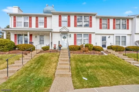 35 Liberty Ln, Franklin, NJ 07416