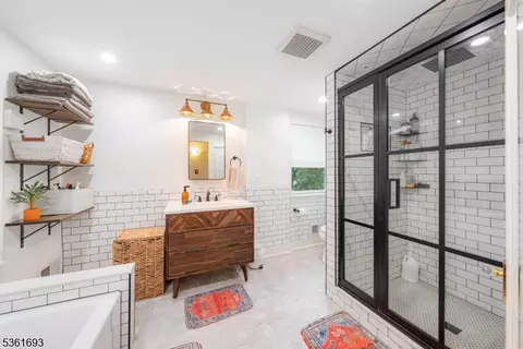 Bath - 328 John St, Bound Brook, NJ 08805 photo 2 of 2