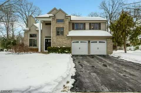 16 Tall Oaks Ln, Budd Lake, NJ 07828
