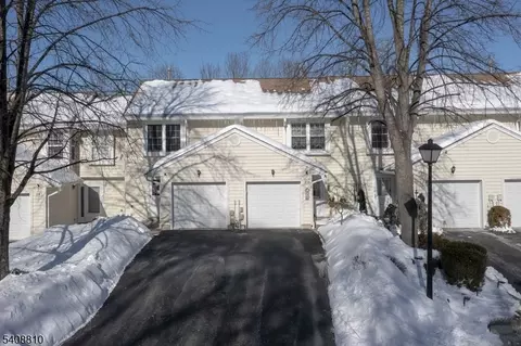 28 Peregrine Pt, Newton, NJ 07860