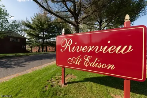 93 Fox Rd #2B, Edison, NJ 08817