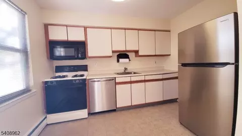 93 Fox Rd #2B, Edison, NJ 08817 photo 11