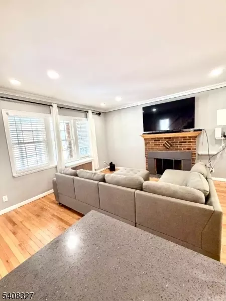 40 Stuyvesant Rd, Teaneck, NJ 07666