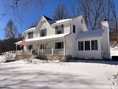 18 Harborside Dr, Sussex, NJ 07461