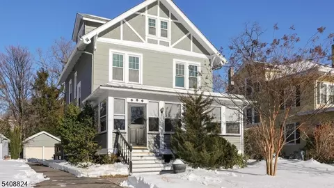 4 Sylvester St, Cranford, NJ 07016