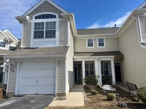 1056 Deerhaven Ter, Stewartsville, NJ 08886