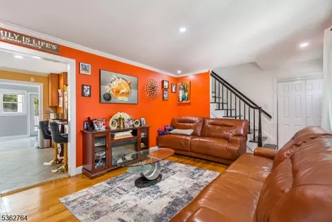 Entry Way - 132 Parkside Rd, Plainfield, NJ 07060 photo 2 of 2