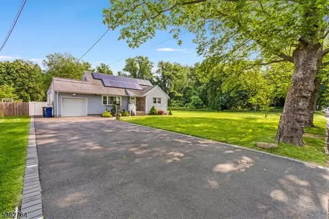 132 Parkside Rd, Plainfield, NJ 07060