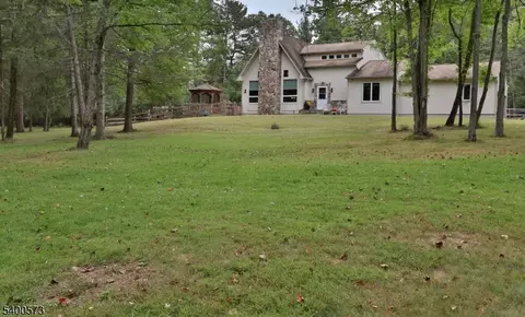 386 Woolf Rd, Milford, NJ 08848