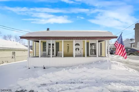 62 High St, Franklin, NJ 07416