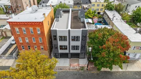 40 Wright Ave, Jersey City, NJ 07306