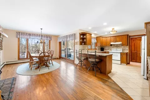 30 Mackerley Rd, Newton, NJ 07860