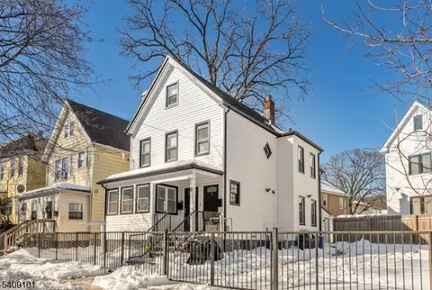17 Mission St, Montclair, NJ 07042