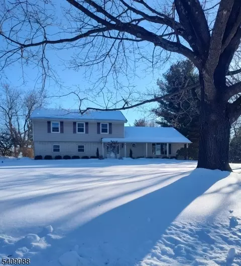 9 Sunrise Cir, Clinton, NJ 08809