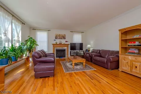 8 Comstock Ln, Skillman, NJ 08558 photo 13