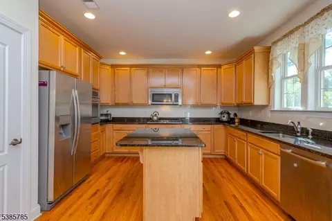 8 Comstock Ln, Skillman, NJ 08558 photo 10