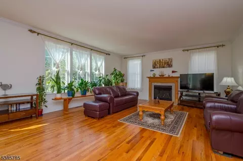 8 Comstock Ln, Skillman, NJ 08558 photo 14
