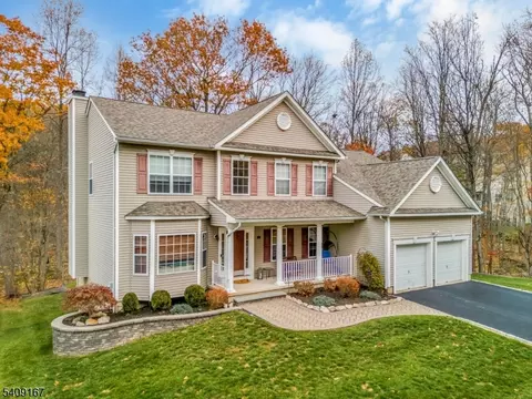 408 Rock Ridge Rd, Lake Hopatcong, NJ 07849