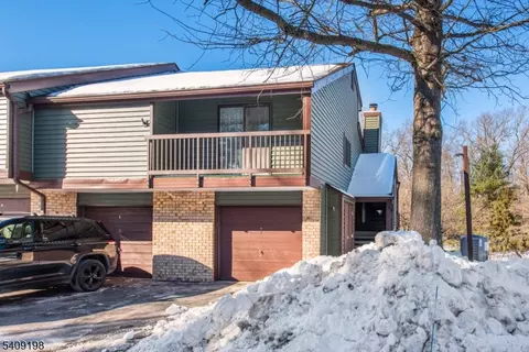 7 Summit Ct, Annandale, NJ 08801