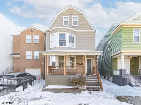 371 Badger Ave, Newark, NJ 07112