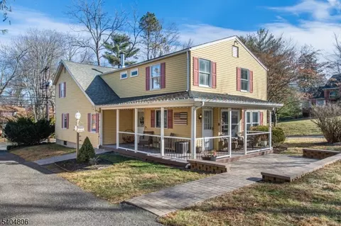 125 Mount Pleasant Ave, East Hanover, NJ 07936