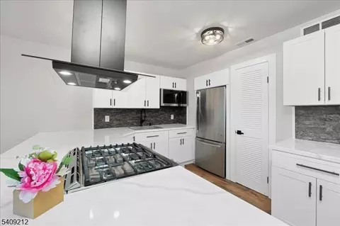 2 Davos Dr #7, Vernon, NJ 07462