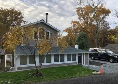 2 Oakland Ave, Blairstown, NJ 07825