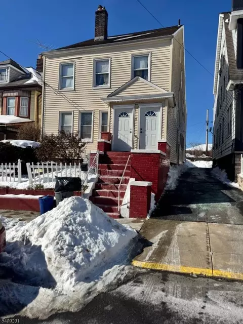 14 Oraton St, Newark, NJ 07104