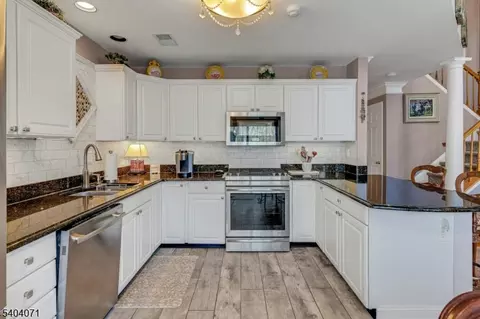 82 Constitution Way, Basking Ridge, NJ 07920 photo 12