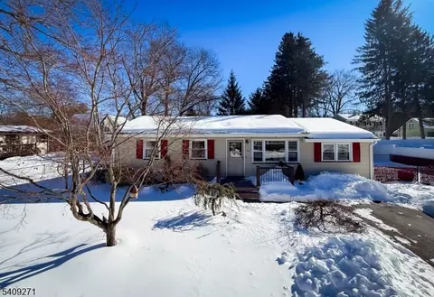 26 Aspen Ln, West Milford, NJ 07480