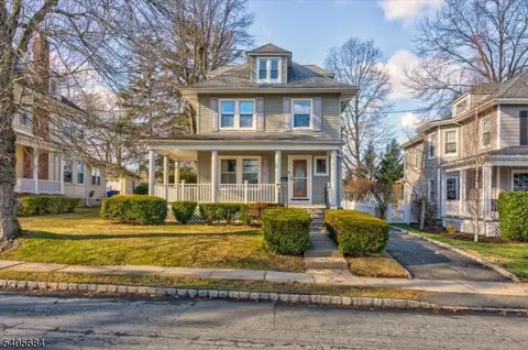15 N Hillside Ave, Chatham, NJ 07928