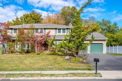 5 Woodmere Rd, North Brunswick Twp, NJ 08902