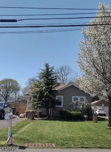 92 Oak St, Bridgewater, NJ 08807