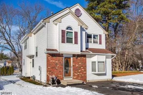 8 Amara Ct, Old Bridge, NJ 08857
