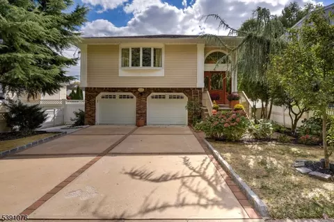 204 Gilbert Ave, Elmwood Park, NJ 07407