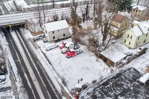 27 Oakwood Ave, City Of Orange Twp, NJ 07050