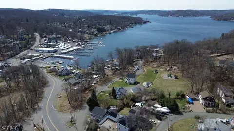 280 Espanong Rd, Jefferson Twp, NJ 07849
