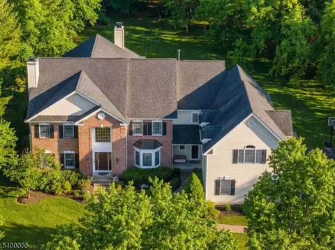 24 Chelsea Ct, Basking Ridge, NJ 07920