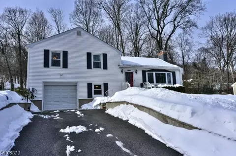 179 Kakeout Rd, Kinnelon, NJ 07405