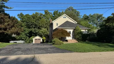 20 Center St, Butler, NJ 07405