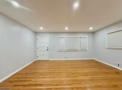 283 Arnold Ave, North Plainfield, NJ 07063 photo 4